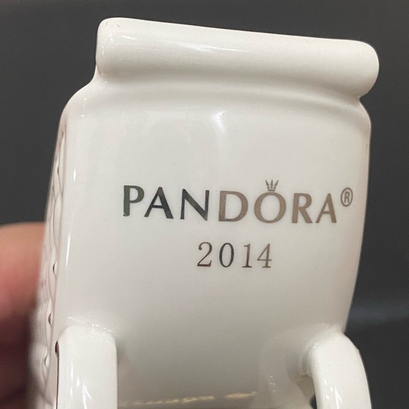 2014 PANDORA Santa’s Sleigh Holiday Christmas Ornament - Picture 13 of 15